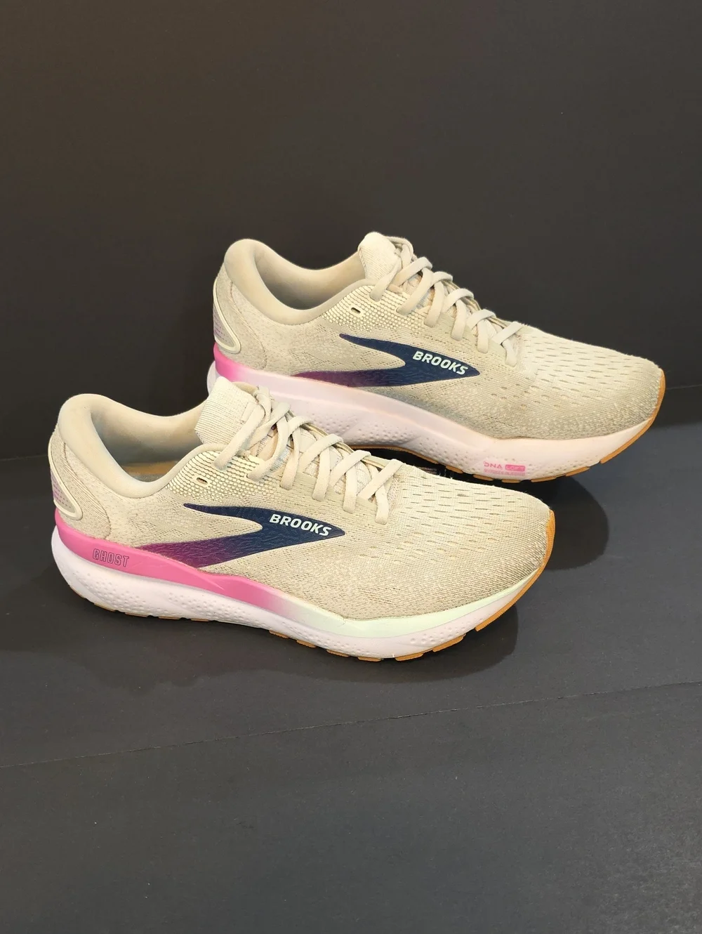 Brooks Ghost 16 Women's Shoes in Beige with Pink and Navy Accents Size 10.5